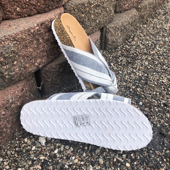 NEW! Linen Blue and White Birkenstock Style Sandal - Picture 8 of 8